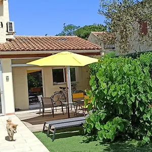 Maisonnette Calme Avec Jardinet Hébergement de vacances